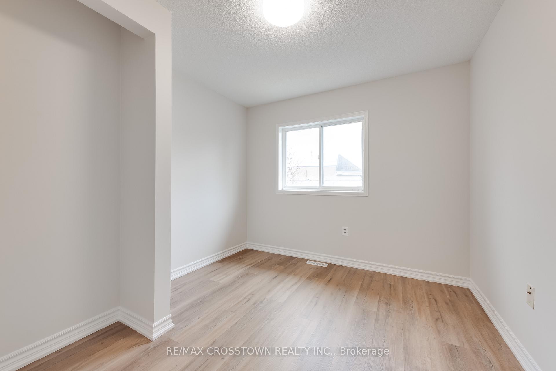 Photo 21 of 57 Lee Crescent, Barrie, Holly — HOMEH