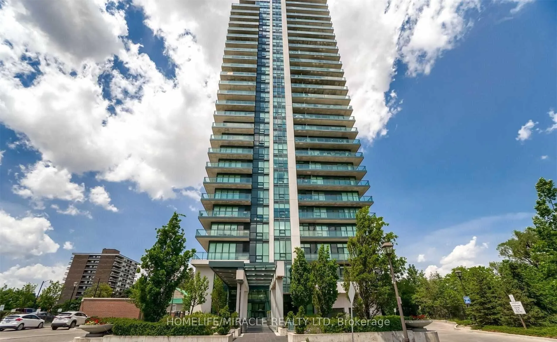 Photo 1 of Unit 1002, 100 John Street, Brampton, Downtown Brampton — HOMEH