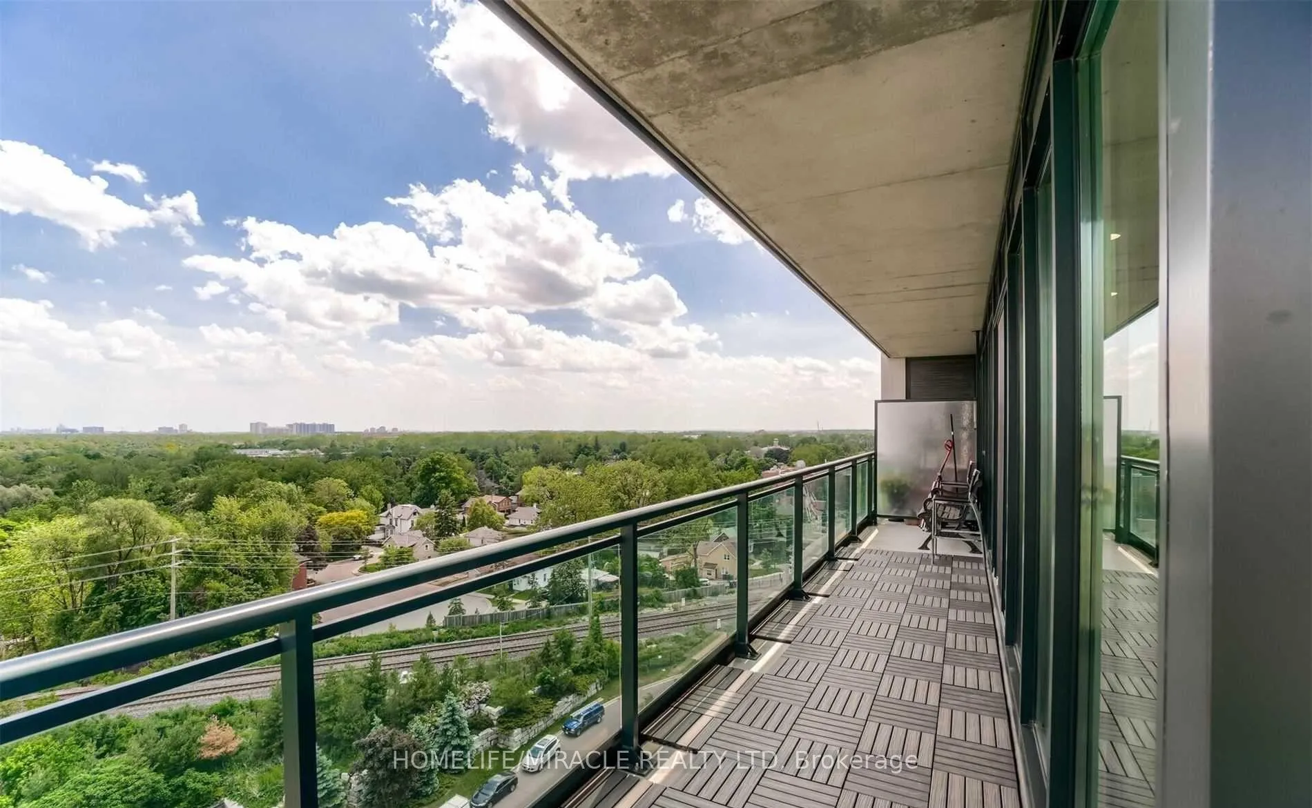Photo 22 of Unit 1002, 100 John Street, Brampton, Downtown Brampton — HOMEH