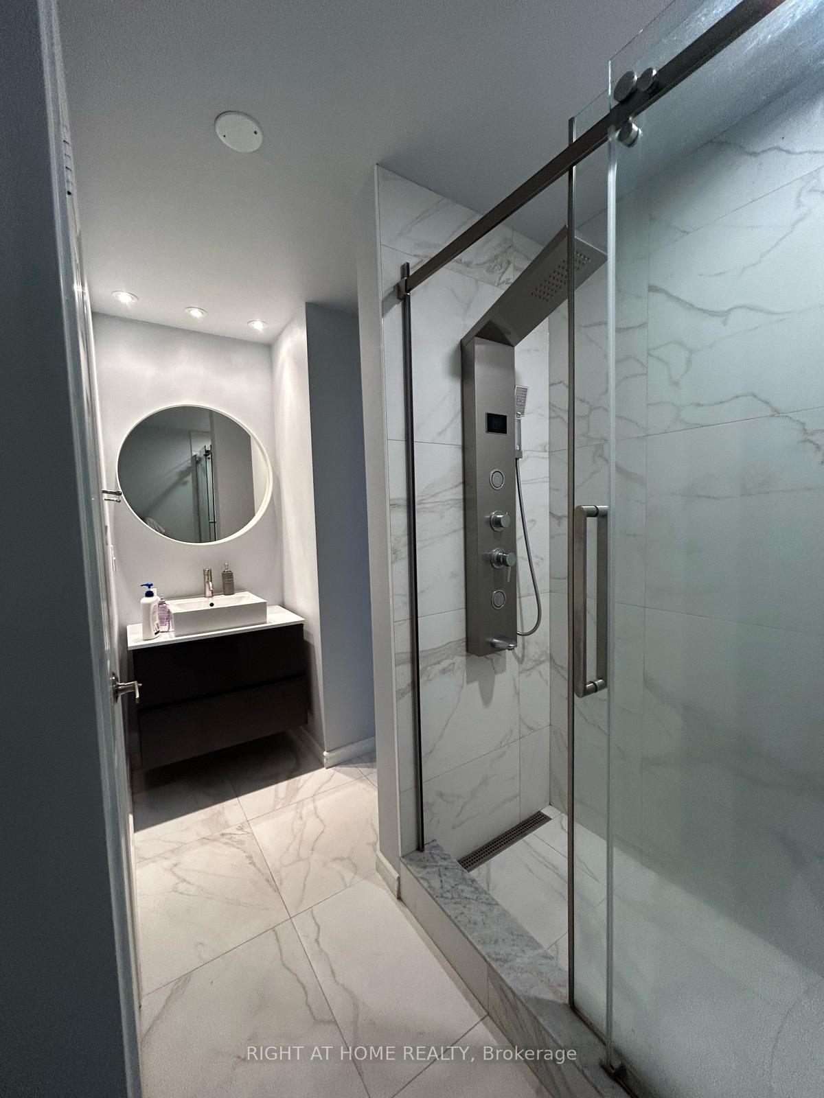 Photo 18 of 59 Sassafras Circle, Vaughan, Patterson — HOMEH