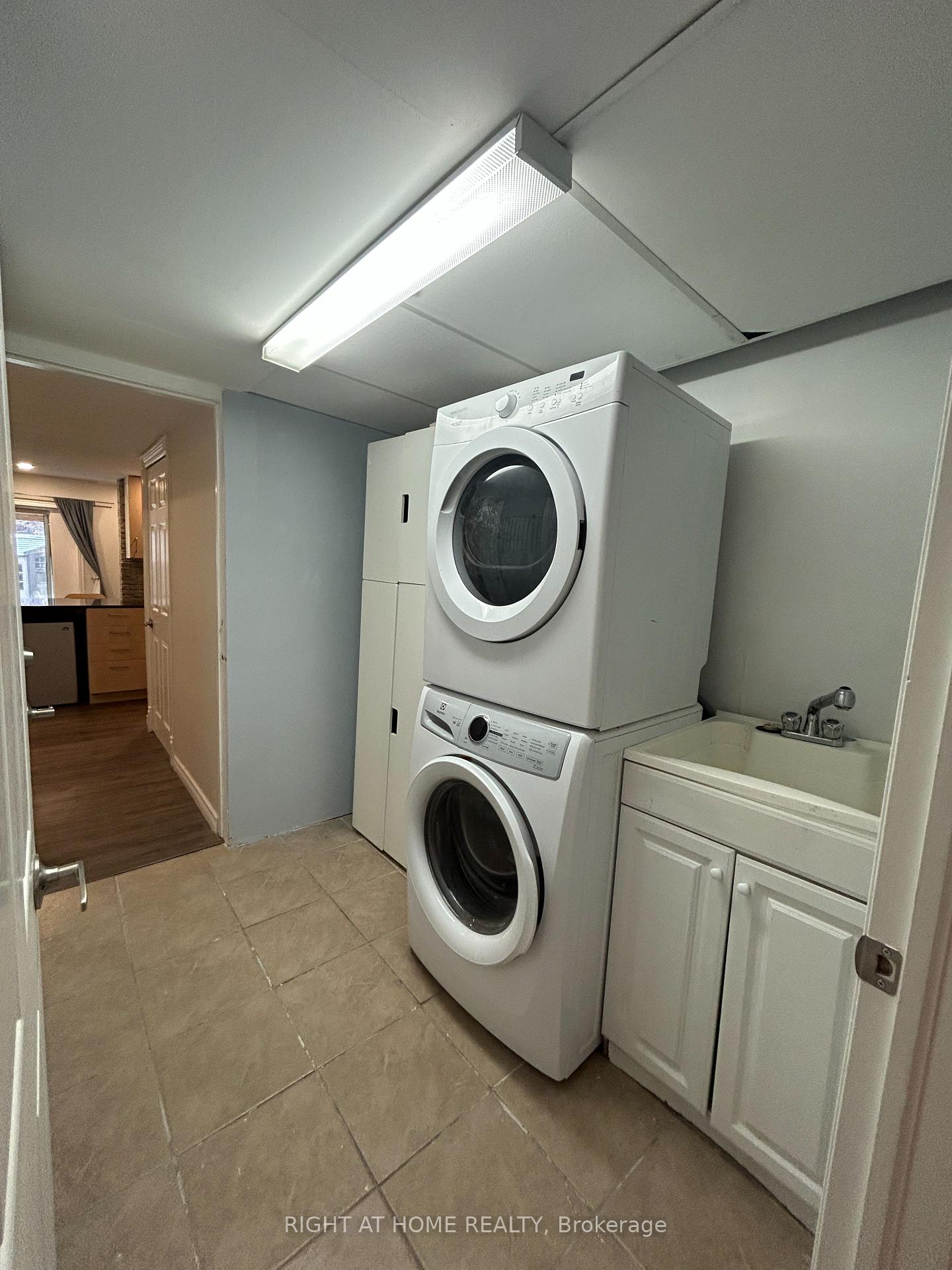 Photo 24 of 59 Sassafras Circle, Vaughan, Patterson — HOMEH
