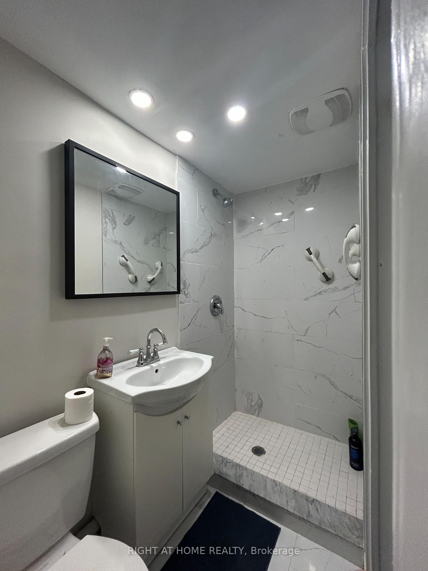 Photo 30 of 59 Sassafras Circle, Vaughan, Patterson — HOMEH