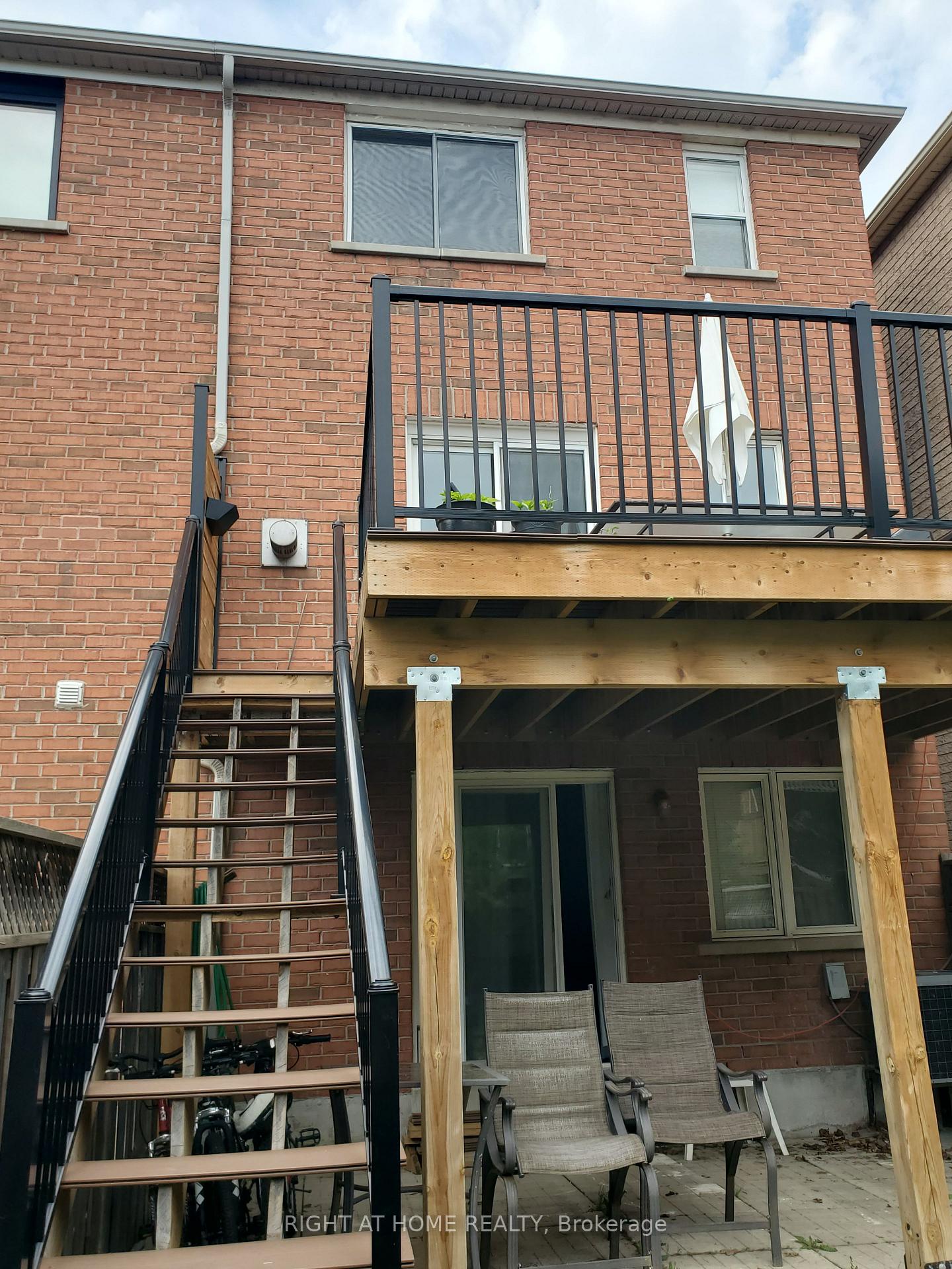 Photo 32 of 59 Sassafras Circle, Vaughan, Patterson — HOMEH