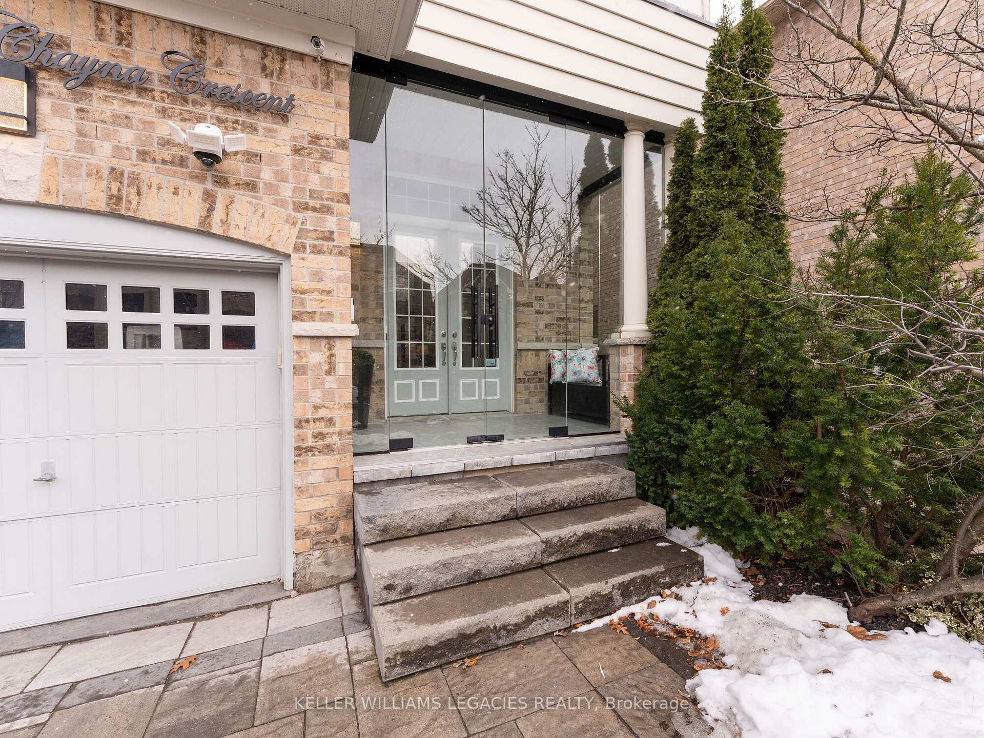 Photo 4 of 31 Chayna Crescent, Vaughan, Patterson — HOMEH