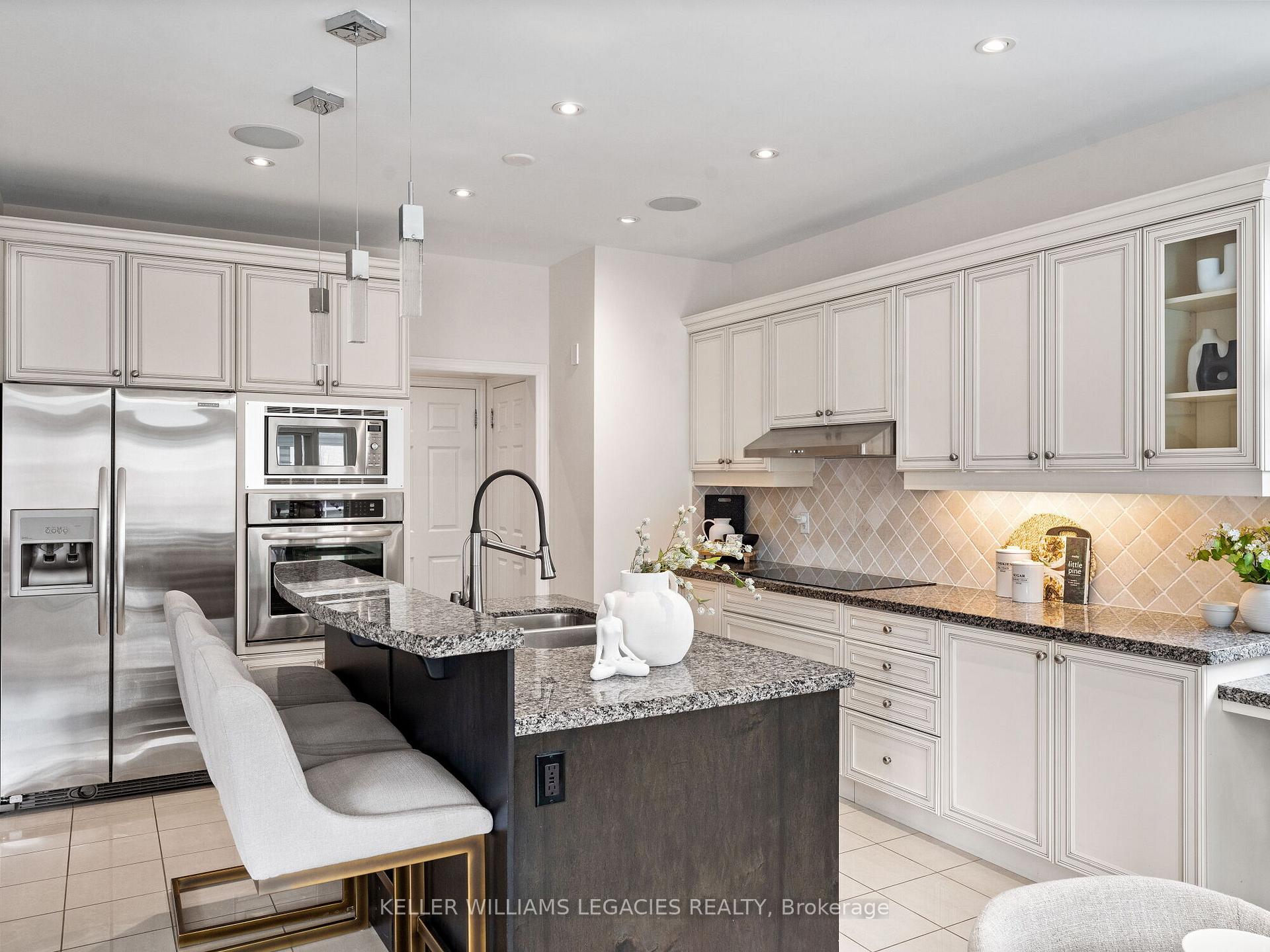 Photo 14 of 31 Chayna Crescent, Vaughan, Patterson — HOMEH