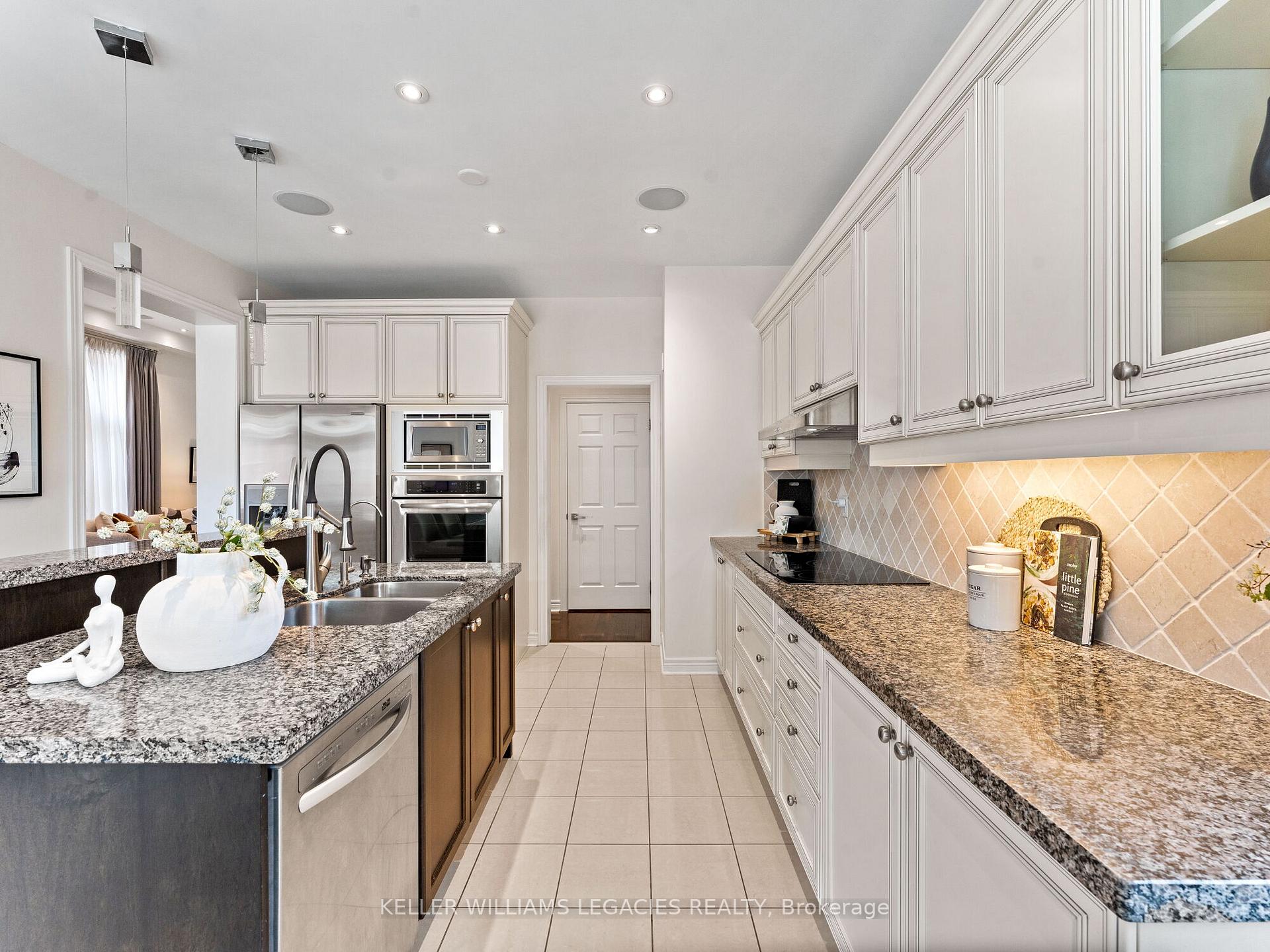 Photo 15 of 31 Chayna Crescent, Vaughan, Patterson — HOMEH
