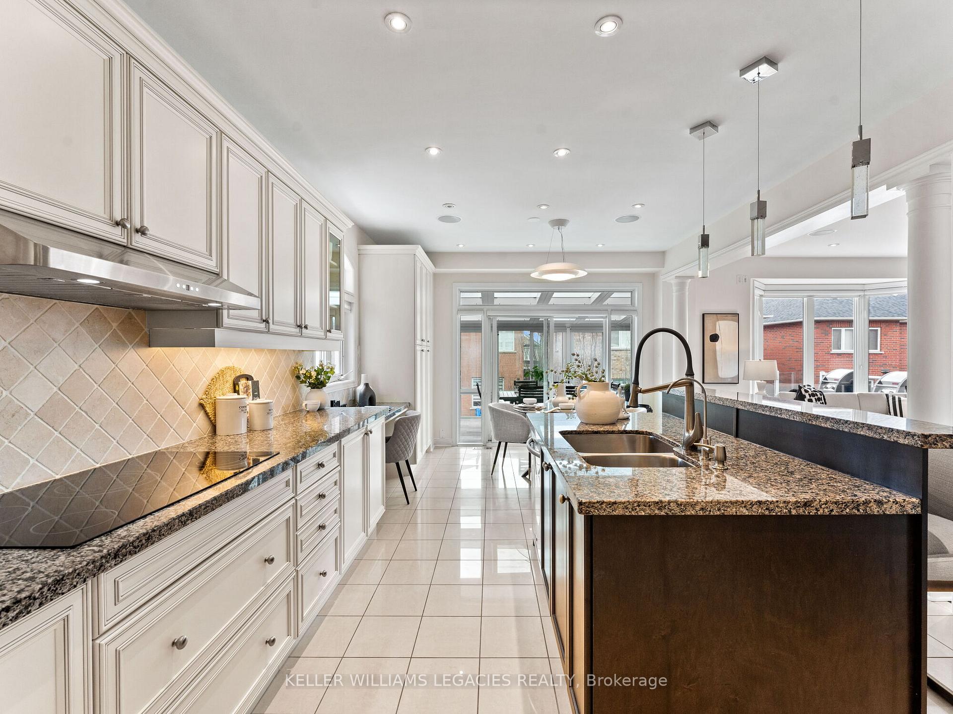 Photo 17 of 31 Chayna Crescent, Vaughan, Patterson — HOMEH