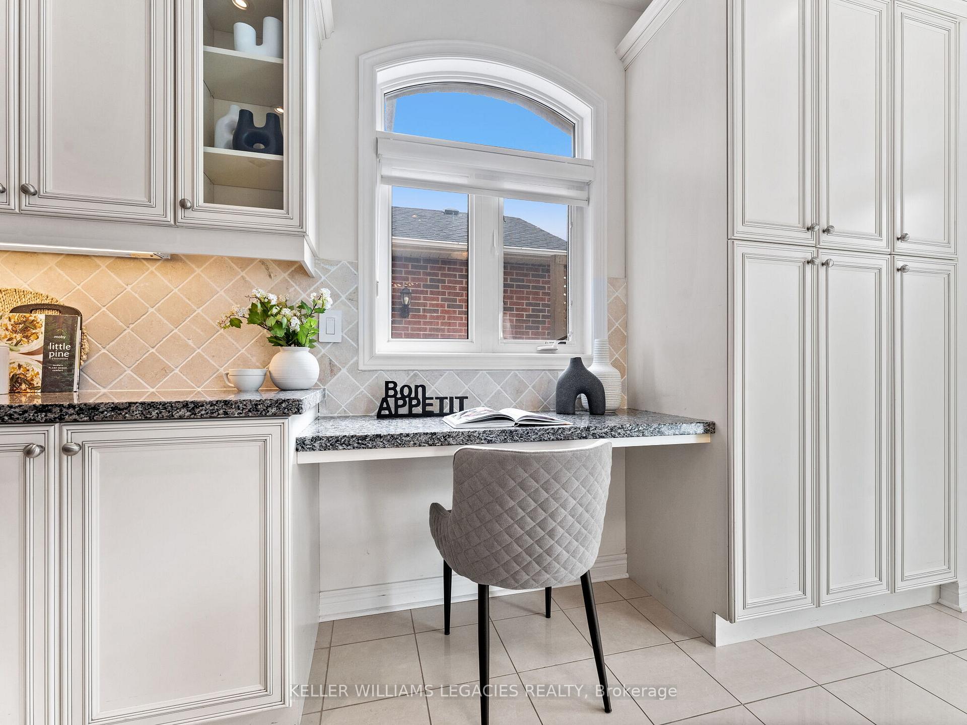 Photo 19 of 31 Chayna Crescent, Vaughan, Patterson — HOMEH