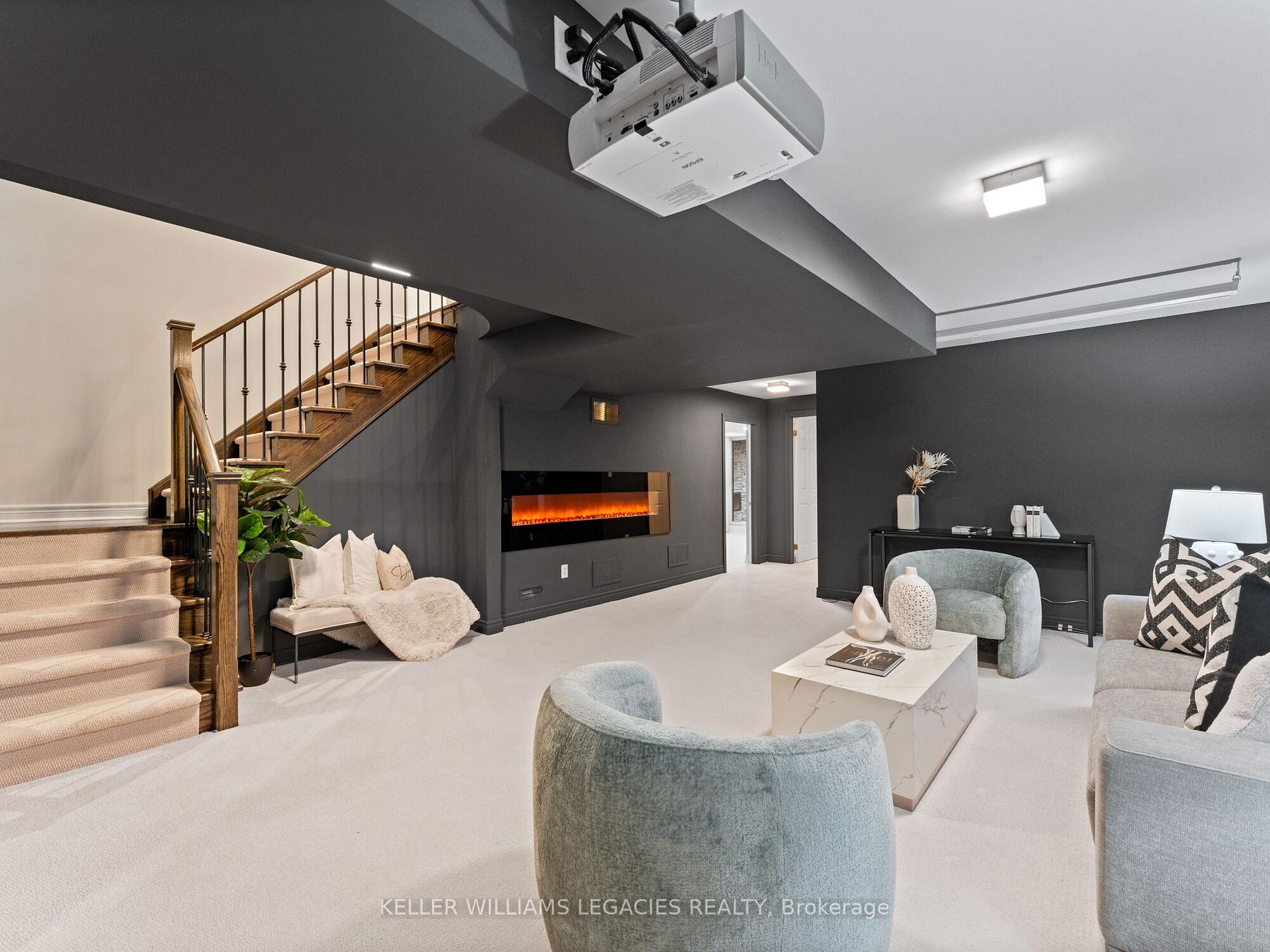 Photo 38 of 31 Chayna Crescent, Vaughan, Patterson — HOMEH