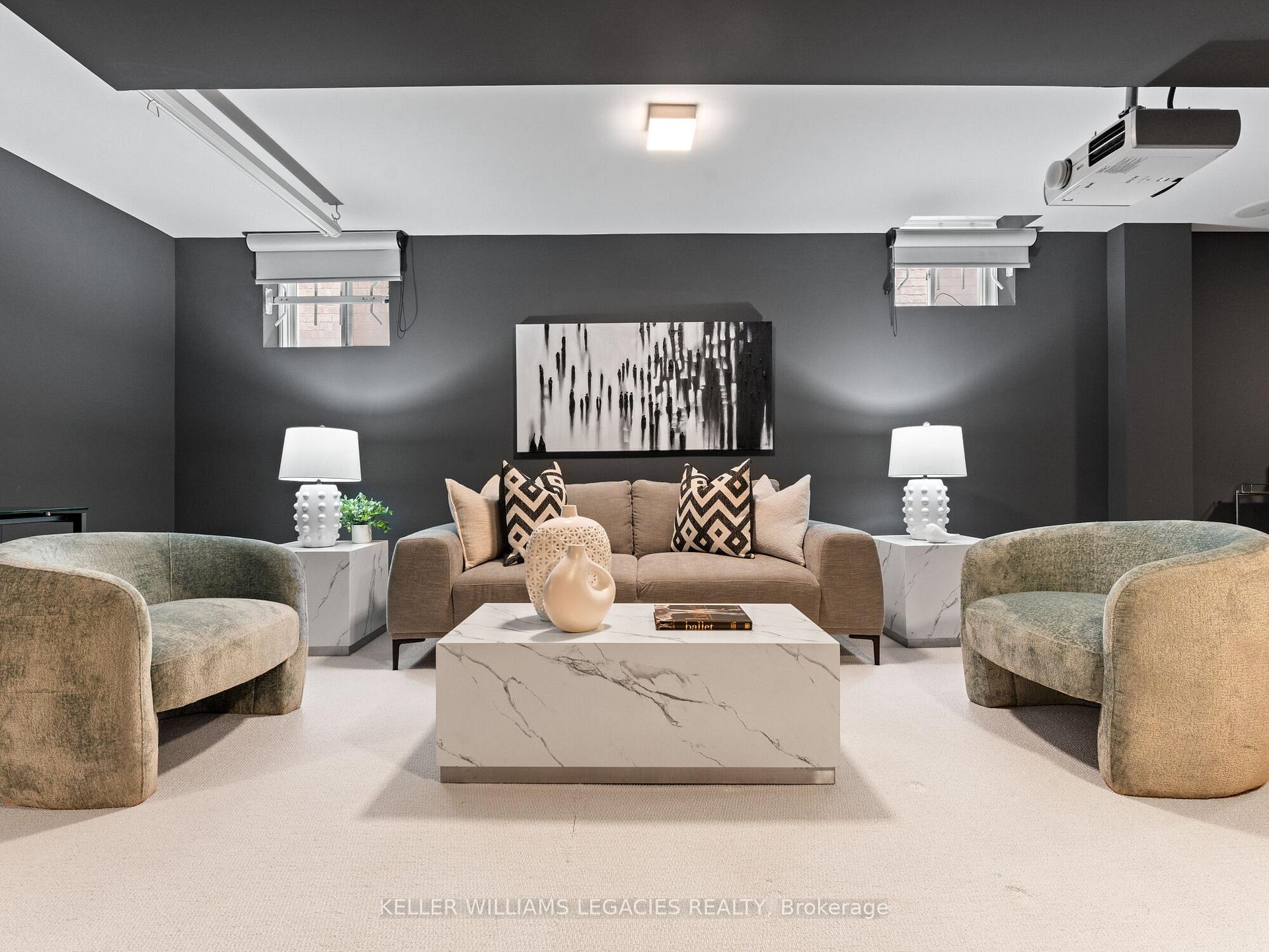 Photo 39 of 31 Chayna Crescent, Vaughan, Patterson — HOMEH