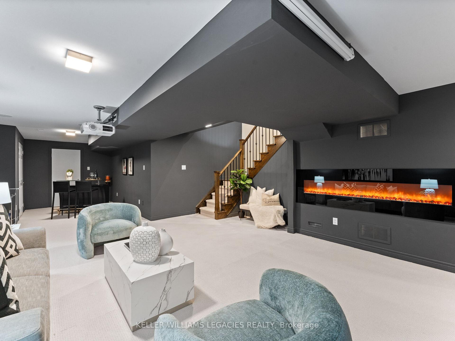 Photo 40 of 31 Chayna Crescent, Vaughan, Patterson — HOMEH