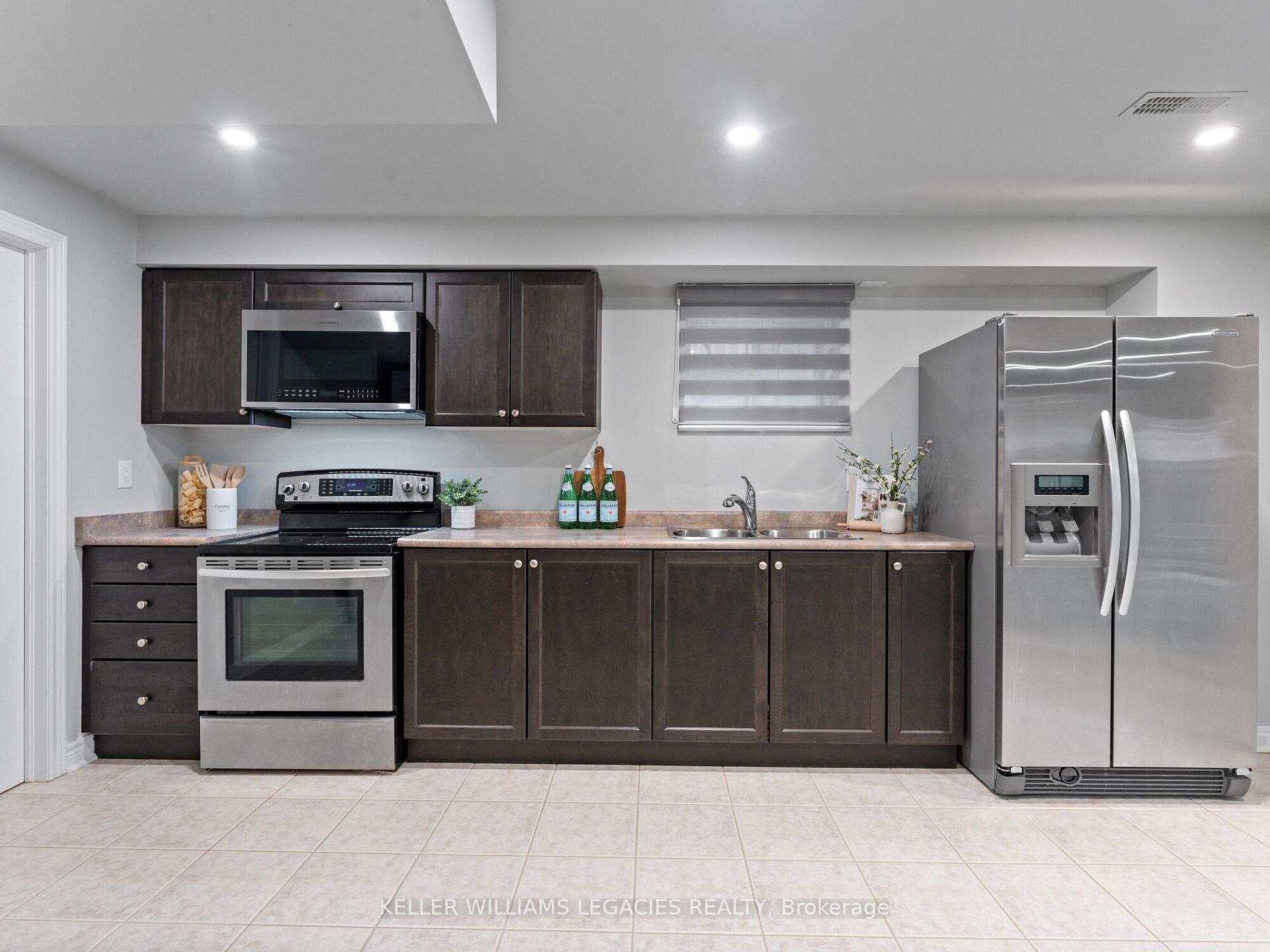 Photo 42 of 31 Chayna Crescent, Vaughan, Patterson — HOMEH