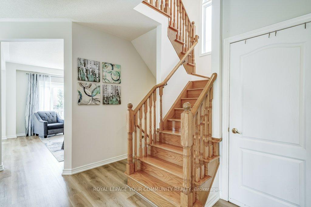 Photo 6 of 81 Logwood Drive, Vaughan, Maple — HOMEH