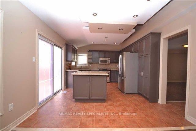 Photo 3 of 79 Gray Park Drive, Caledon, Bolton West — HOMEH