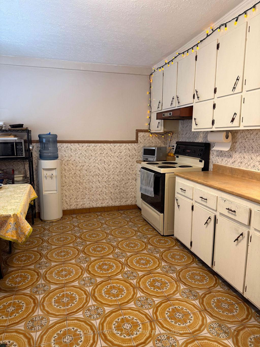 Photo 8 of 476 Bolivar Street, Peterborough, Town Ward 3 — HOMEH