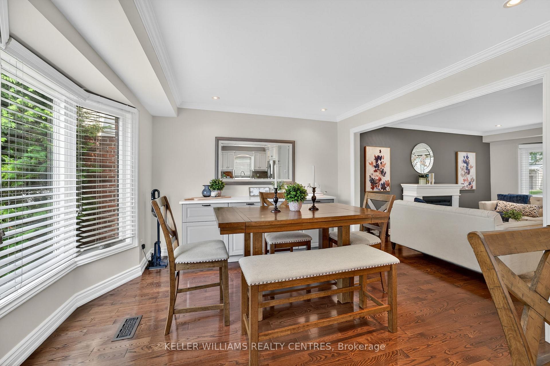 Photo 10 of 42 Buchanan Crescent, Aurora, Aurora Village — HOMEH