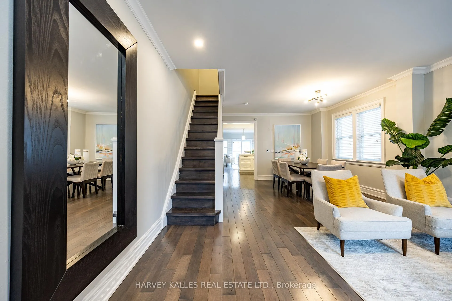 Photo 2 of 253 Broadway Avenue, Toronto, Mount Pleasant East — HOMEH