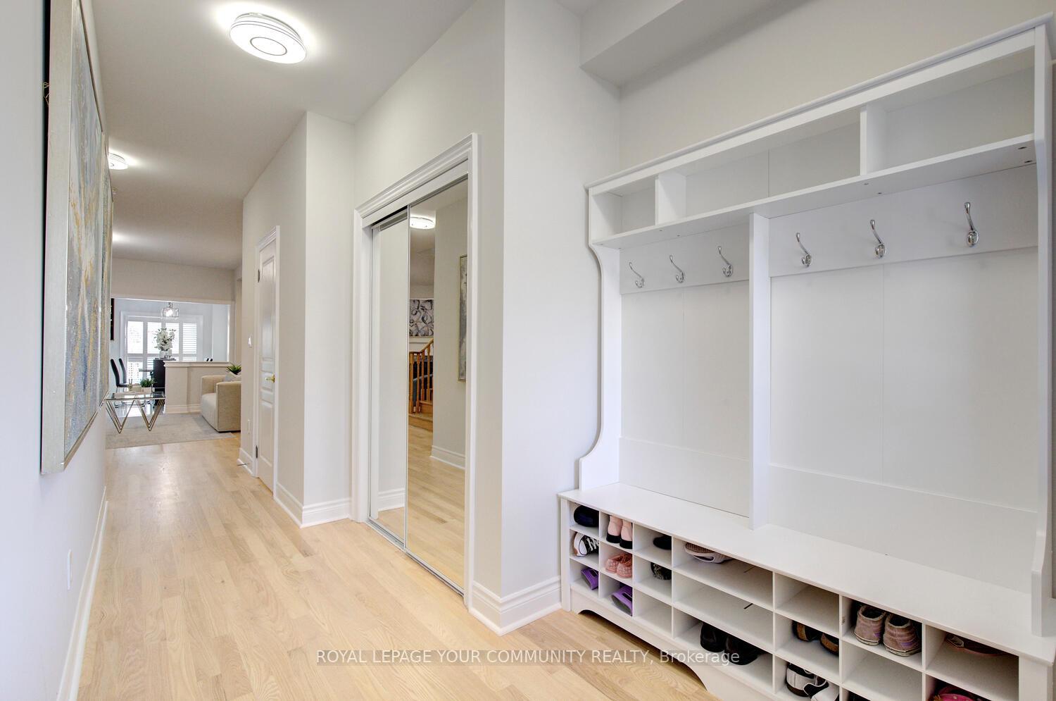 Photo 5 of 164 Chayna Crescent, Vaughan, Patterson — HOMEH