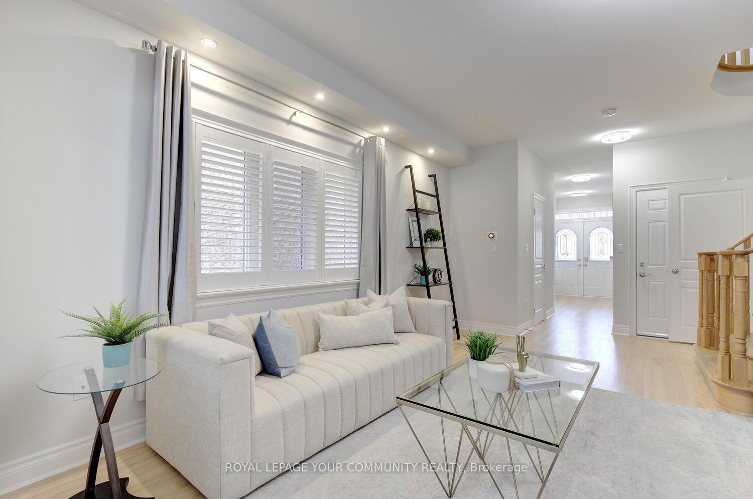 Photo 10 of 164 Chayna Crescent, Vaughan, Patterson — HOMEH
