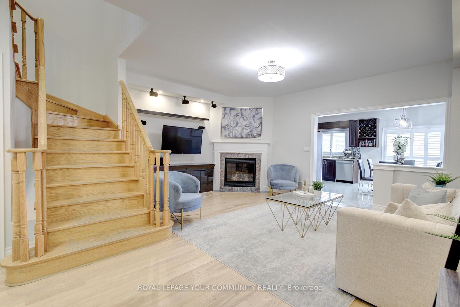 Photo 11 of 164 Chayna Crescent, Vaughan, Patterson — HOMEH