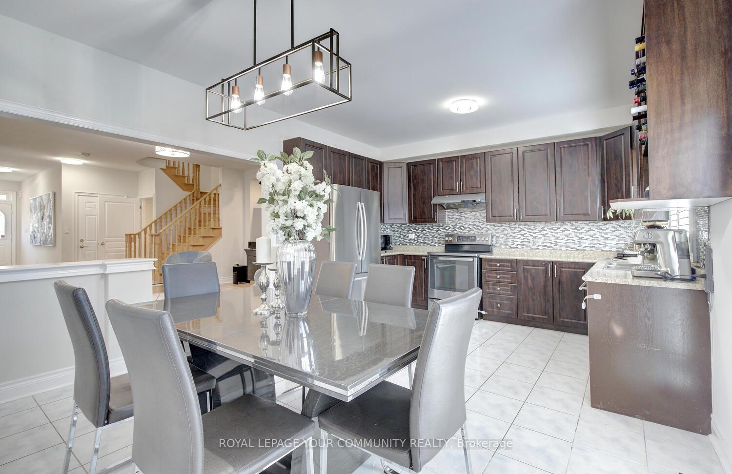 Photo 17 of 164 Chayna Crescent, Vaughan, Patterson — HOMEH