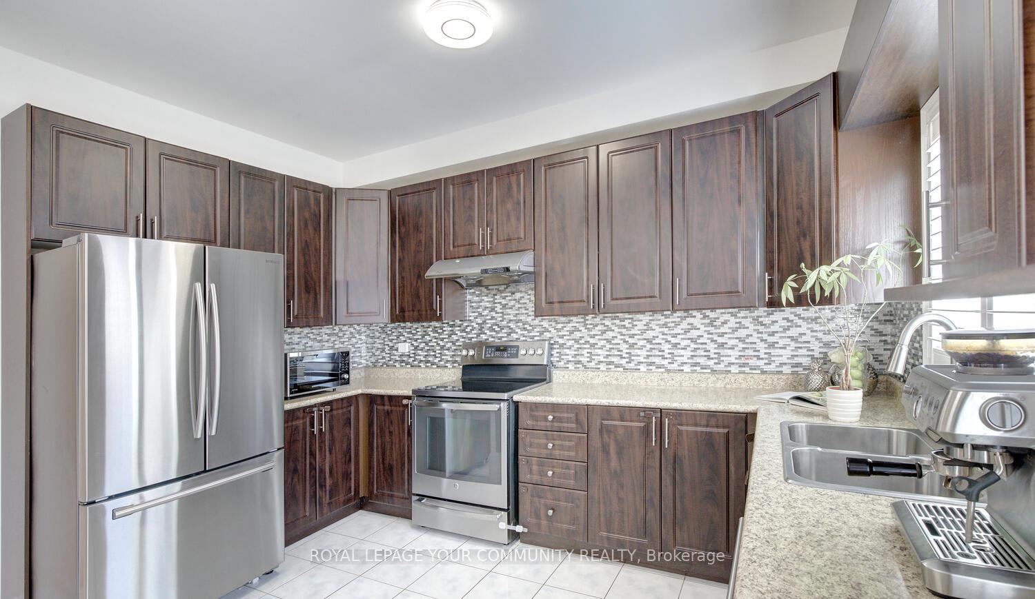 Photo 21 of 164 Chayna Crescent, Vaughan, Patterson — HOMEH