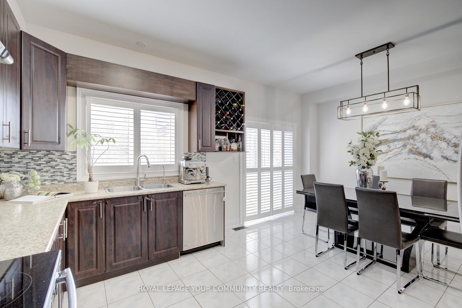 Photo 22 of 164 Chayna Crescent, Vaughan, Patterson — HOMEH