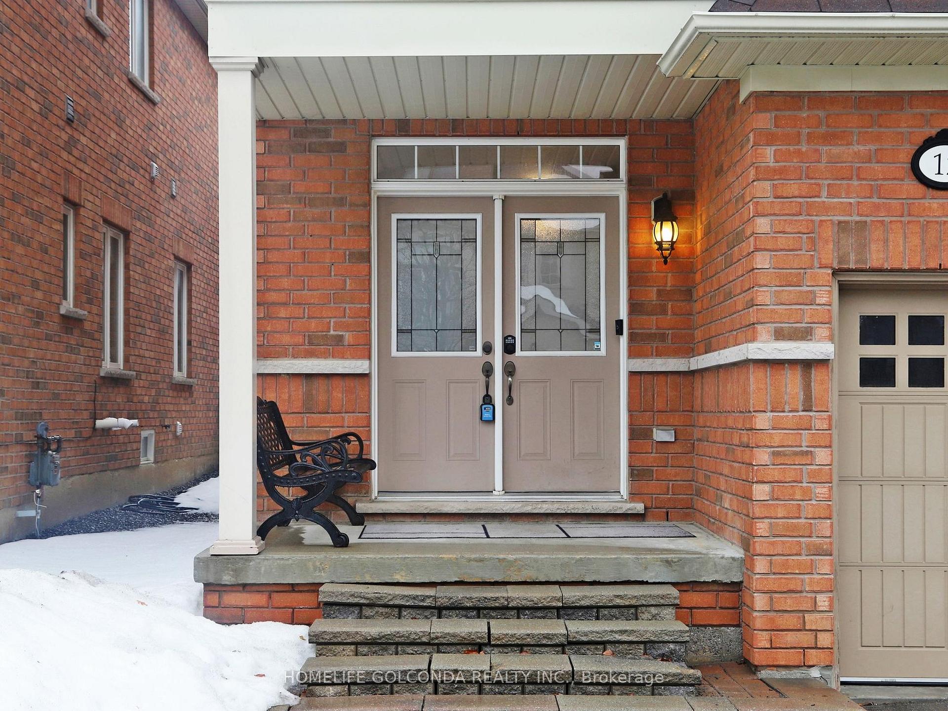 Photo 2 of 12 White Spruce Crescent, Vaughan, Patterson — HOMEH