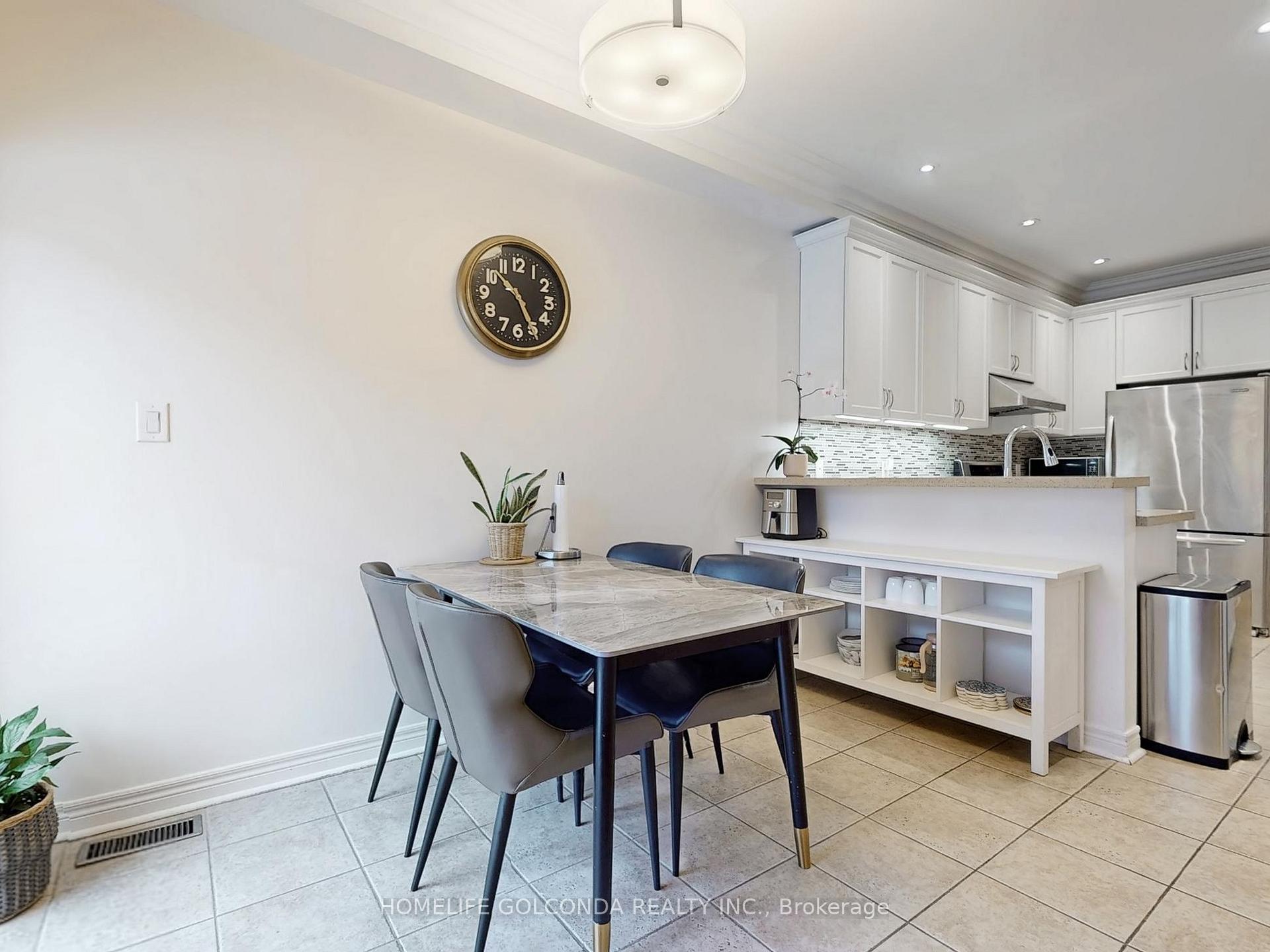 Photo 11 of 12 White Spruce Crescent, Vaughan, Patterson — HOMEH