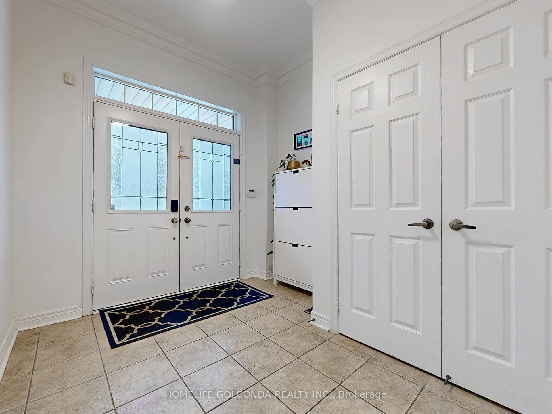 Photo 13 of 12 White Spruce Crescent, Vaughan, Patterson — HOMEH