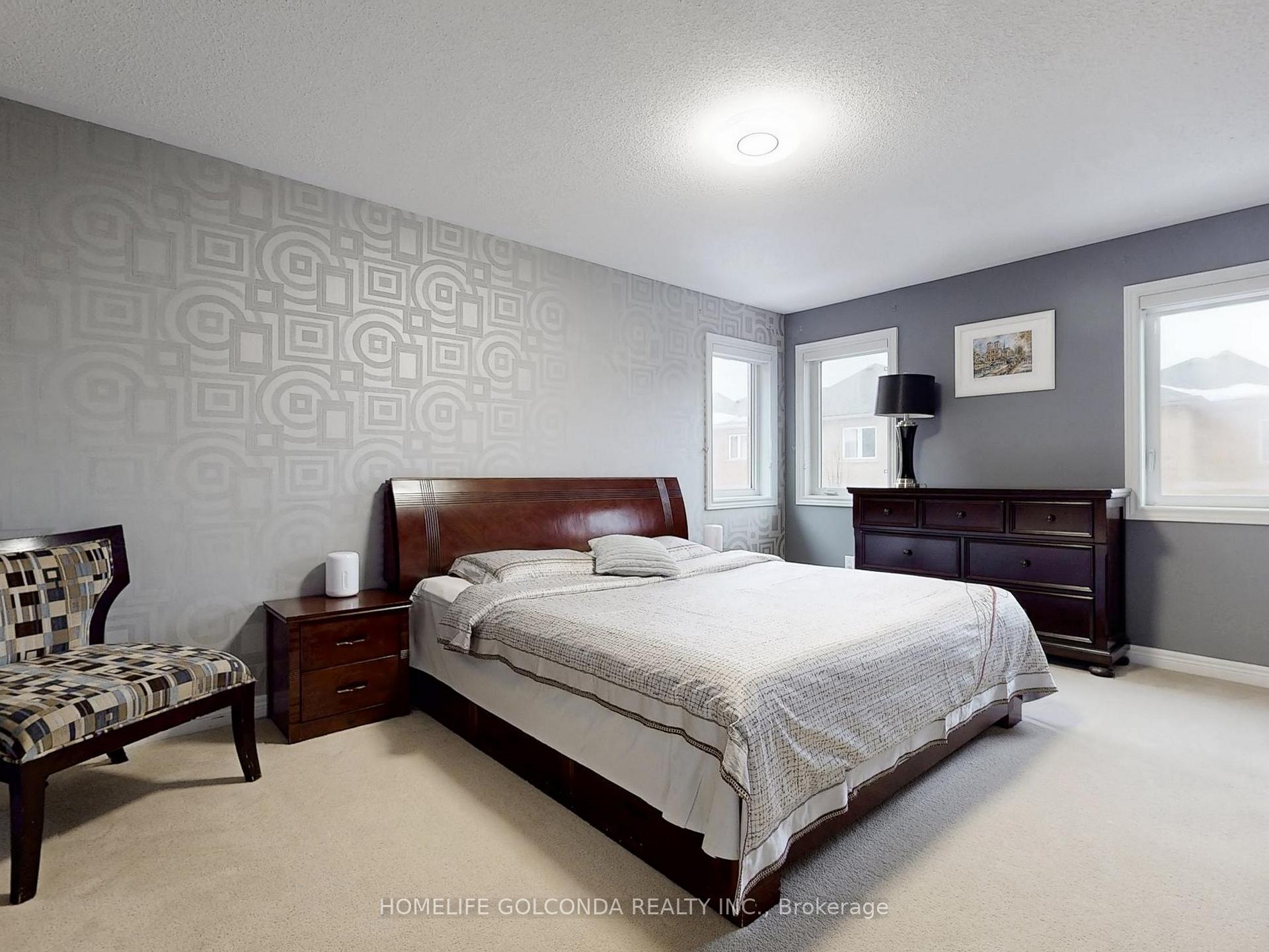 Photo 16 of 12 White Spruce Crescent, Vaughan, Patterson — HOMEH