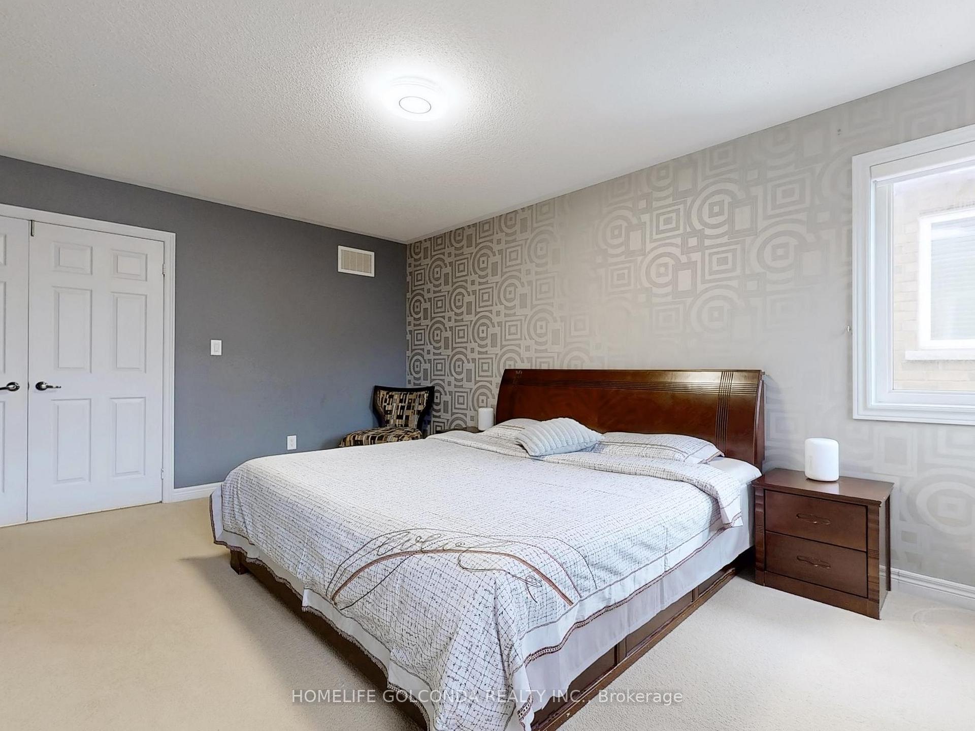 Photo 17 of 12 White Spruce Crescent, Vaughan, Patterson — HOMEH