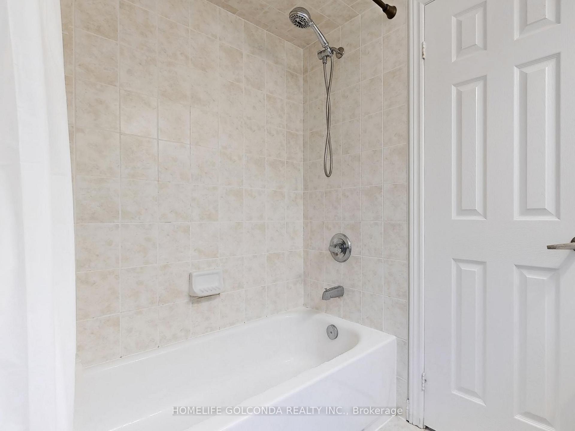 Photo 25 of 12 White Spruce Crescent, Vaughan, Patterson — HOMEH