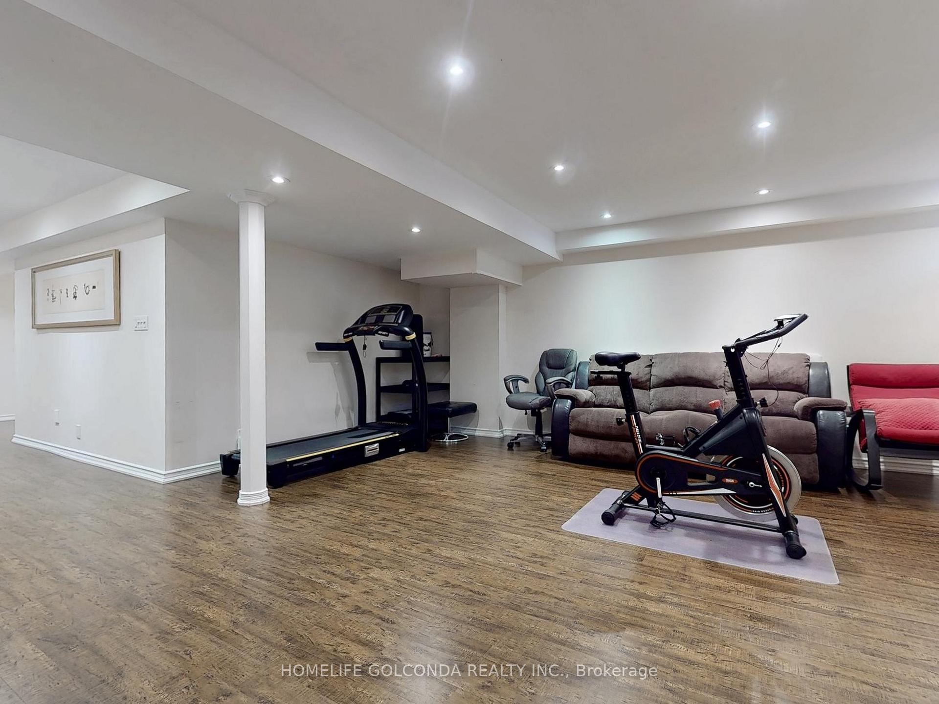 Photo 33 of 12 White Spruce Crescent, Vaughan, Patterson — HOMEH