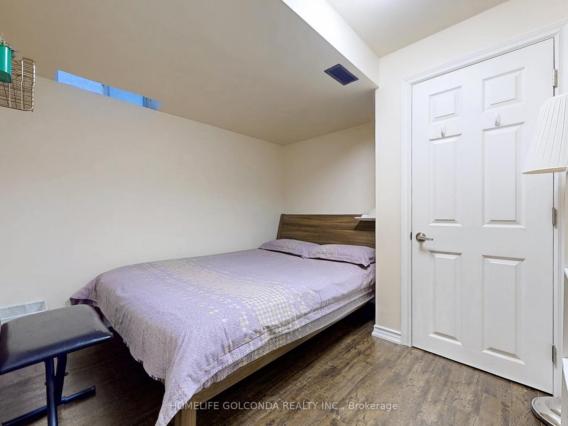 Photo 36 of 12 White Spruce Crescent, Vaughan, Patterson — HOMEH