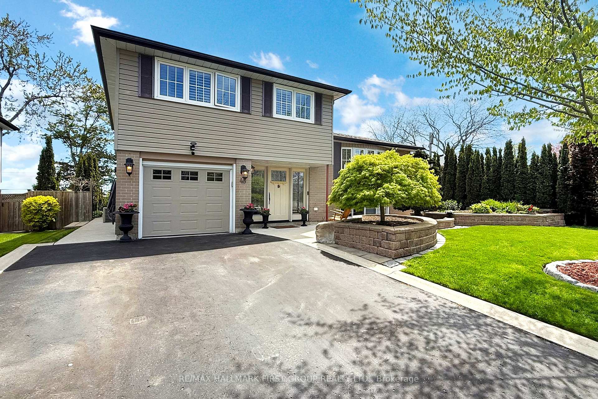 Photo 3 of 48 Crawford Drive, Ajax, South East — HOMEH