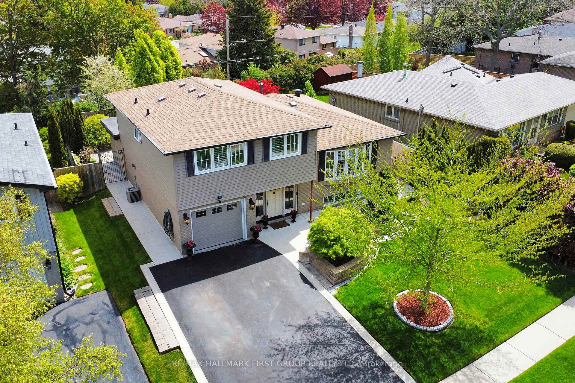 Photo 39 of 48 Crawford Drive, Ajax, South East — HOMEH