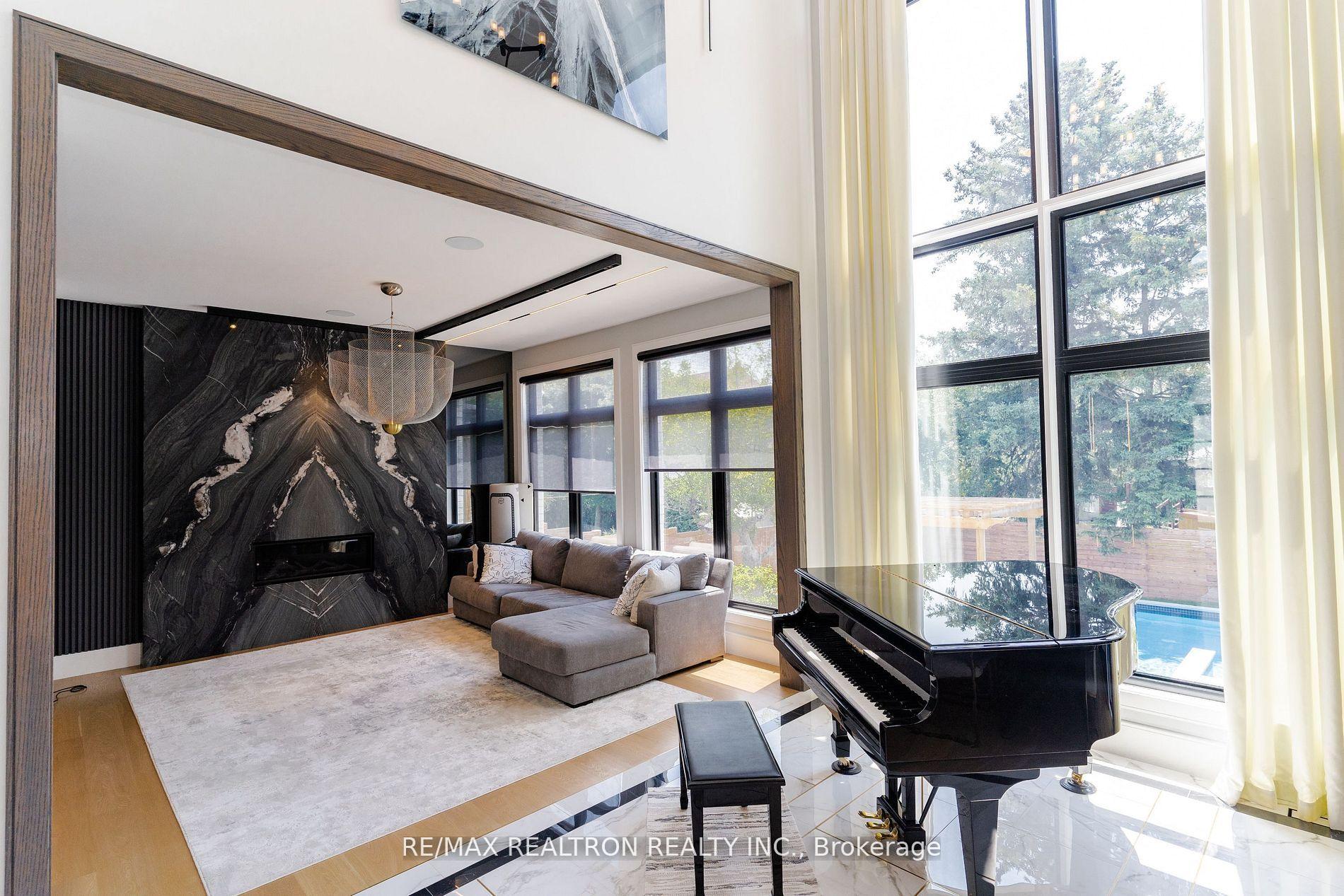 Photo 7 of 17 Malaren Road, Vaughan, Maple — HOMEH