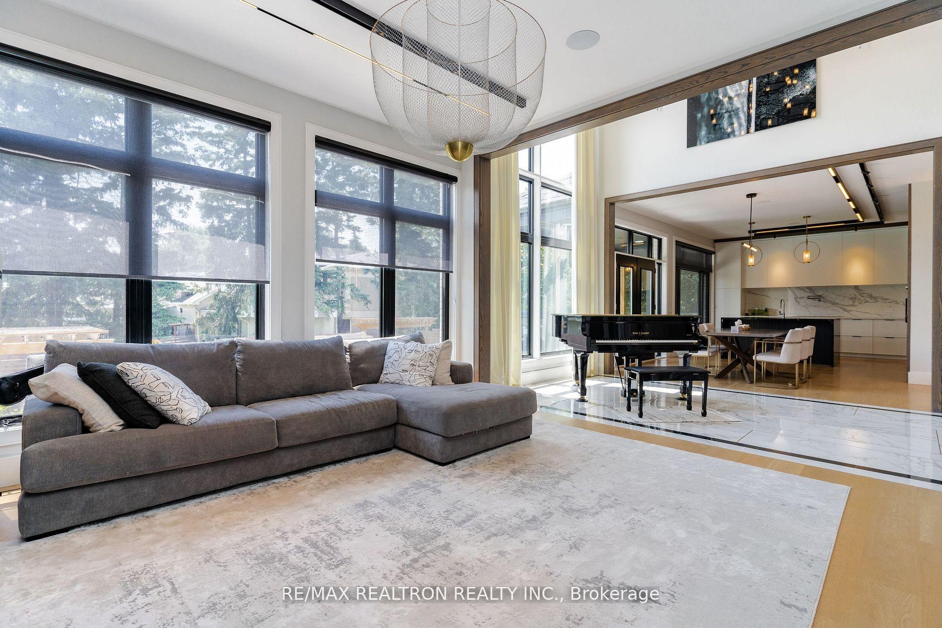 Photo 8 of 17 Malaren Road, Vaughan, Maple — HOMEH