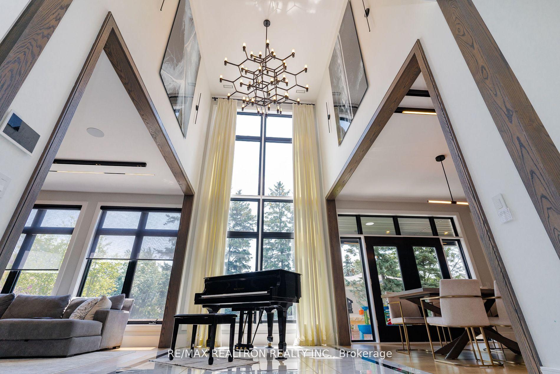 Photo 9 of 17 Malaren Road, Vaughan, Maple — HOMEH
