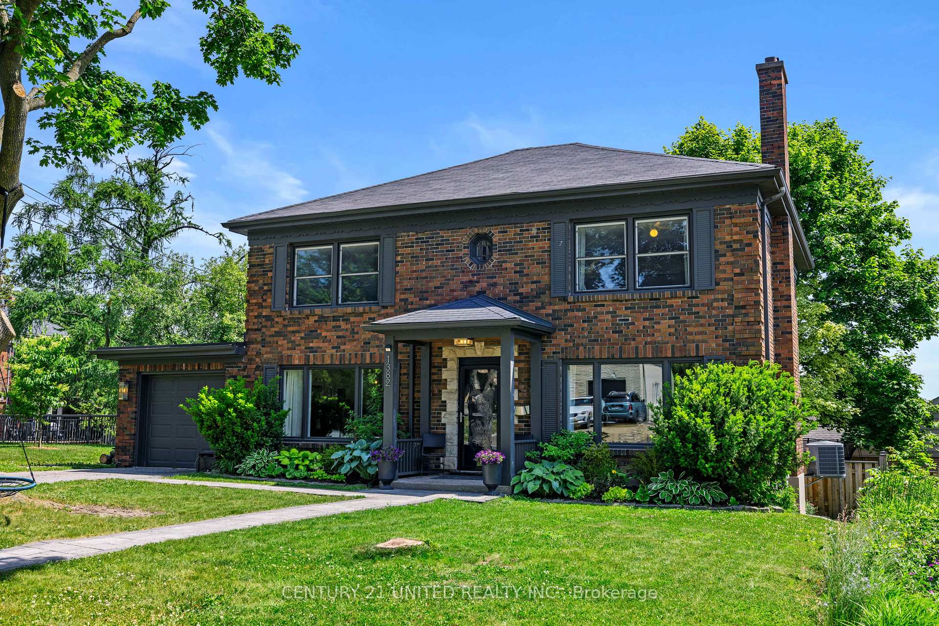 Photo 2 of 1382 Gordon Avenue, Peterborough, Town Ward 3 — HOMEH
