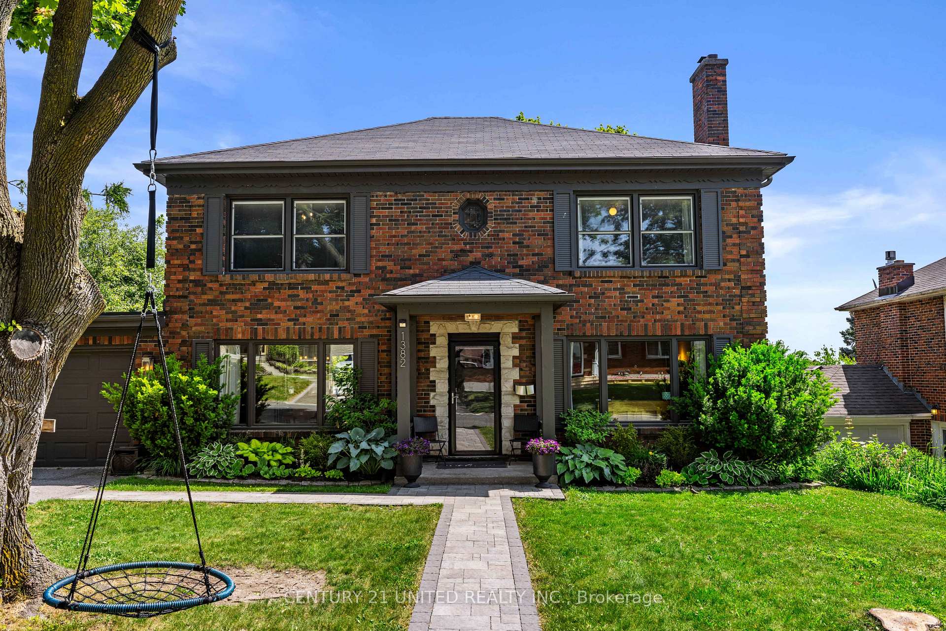Photo 4 of 1382 Gordon Avenue, Peterborough, Town Ward 3 — HOMEH