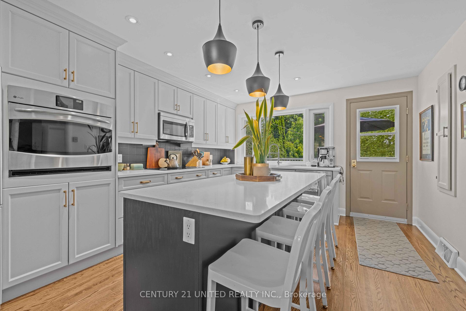 Photo 11 of 1382 Gordon Avenue, Peterborough, Town Ward 3 — HOMEH