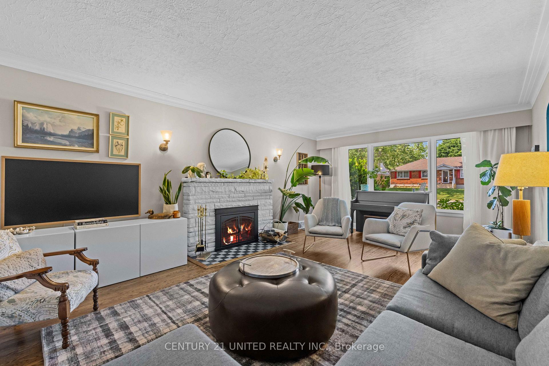 Photo 14 of 1382 Gordon Avenue, Peterborough, Town Ward 3 — HOMEH