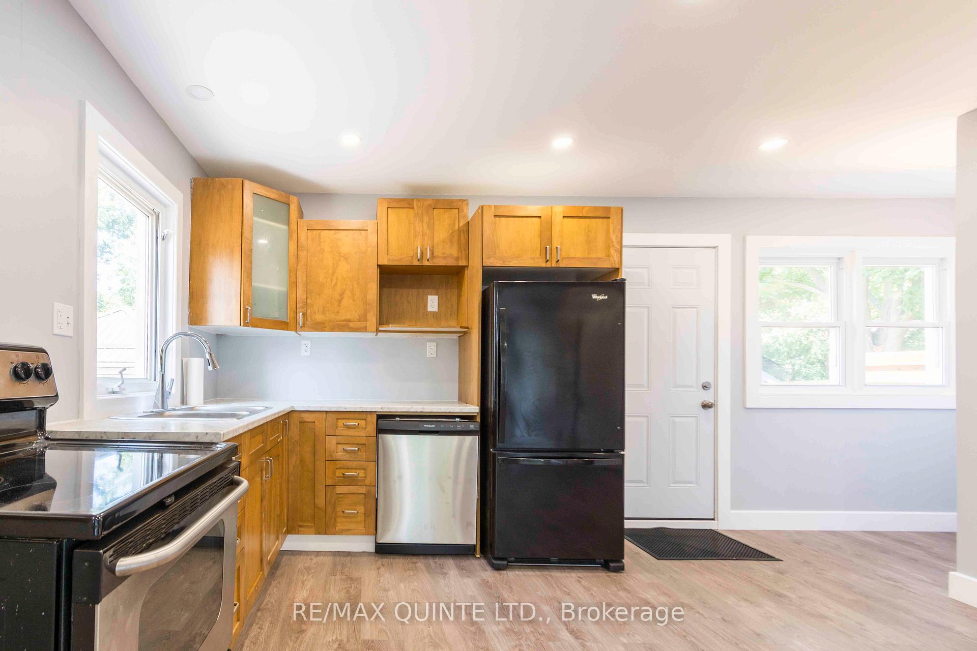 Photo 10 of 30 Southview Avenue, Belleville, Belleville Ward — HOMEH