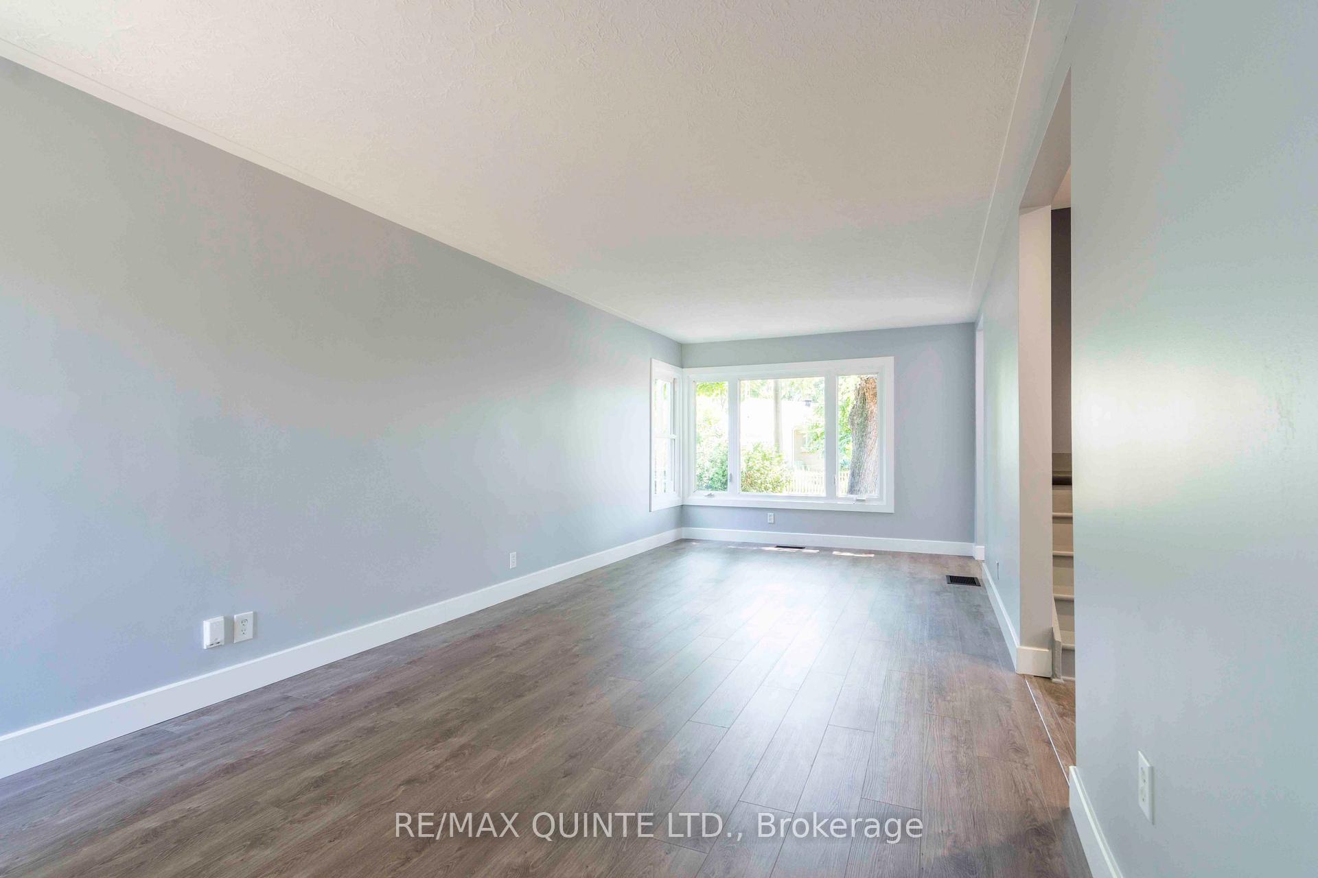 Photo 11 of 30 Southview Avenue, Belleville, Belleville Ward — HOMEH