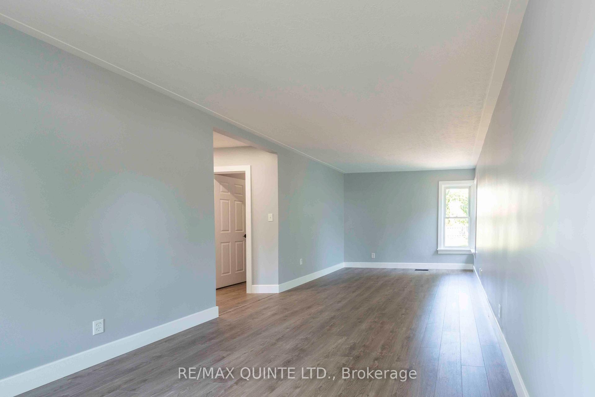 Photo 12 of 30 Southview Avenue, Belleville, Belleville Ward — HOMEH
