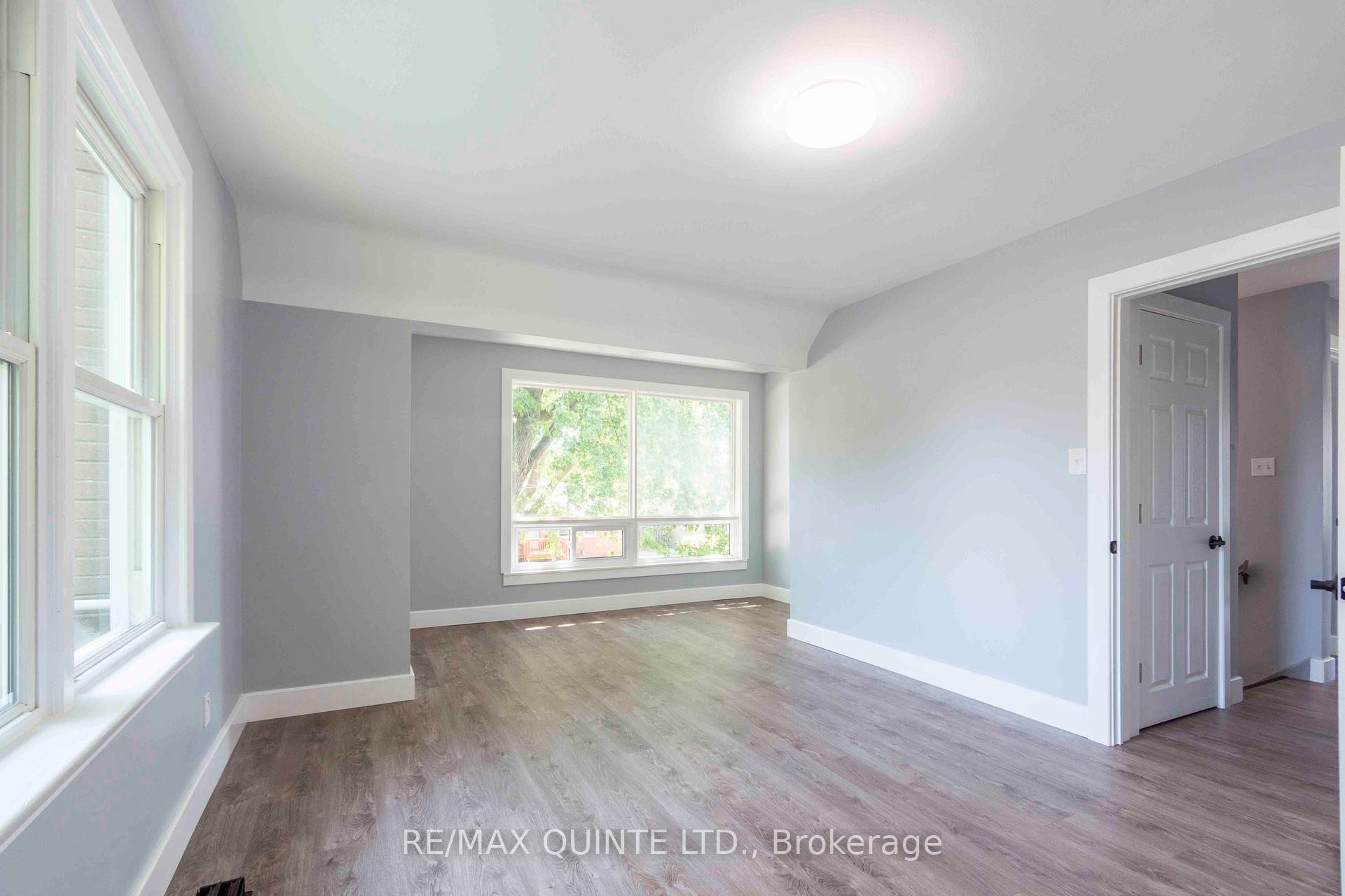 Photo 13 of 30 Southview Avenue, Belleville, Belleville Ward — HOMEH
