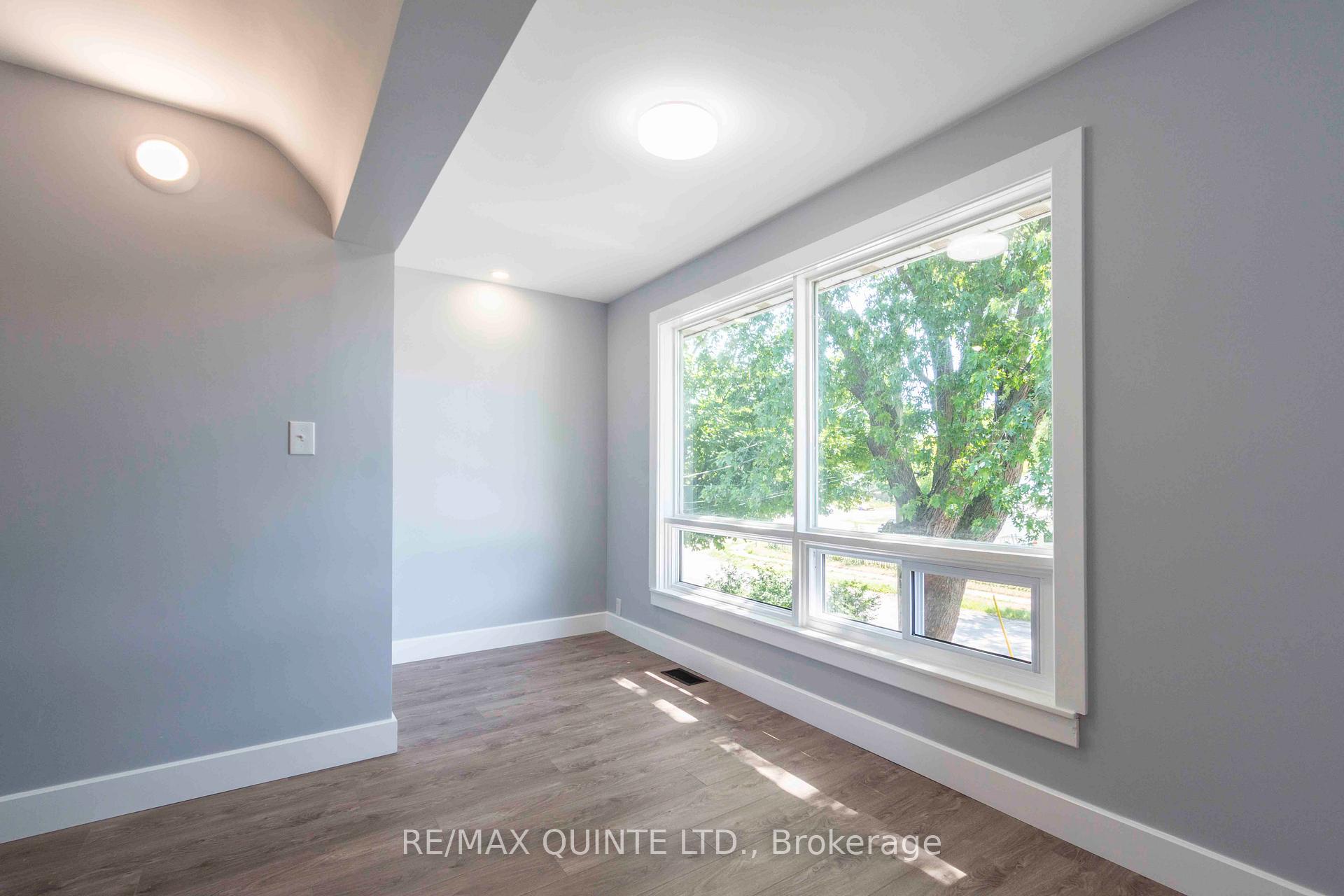 Photo 16 of 30 Southview Avenue, Belleville, Belleville Ward — HOMEH