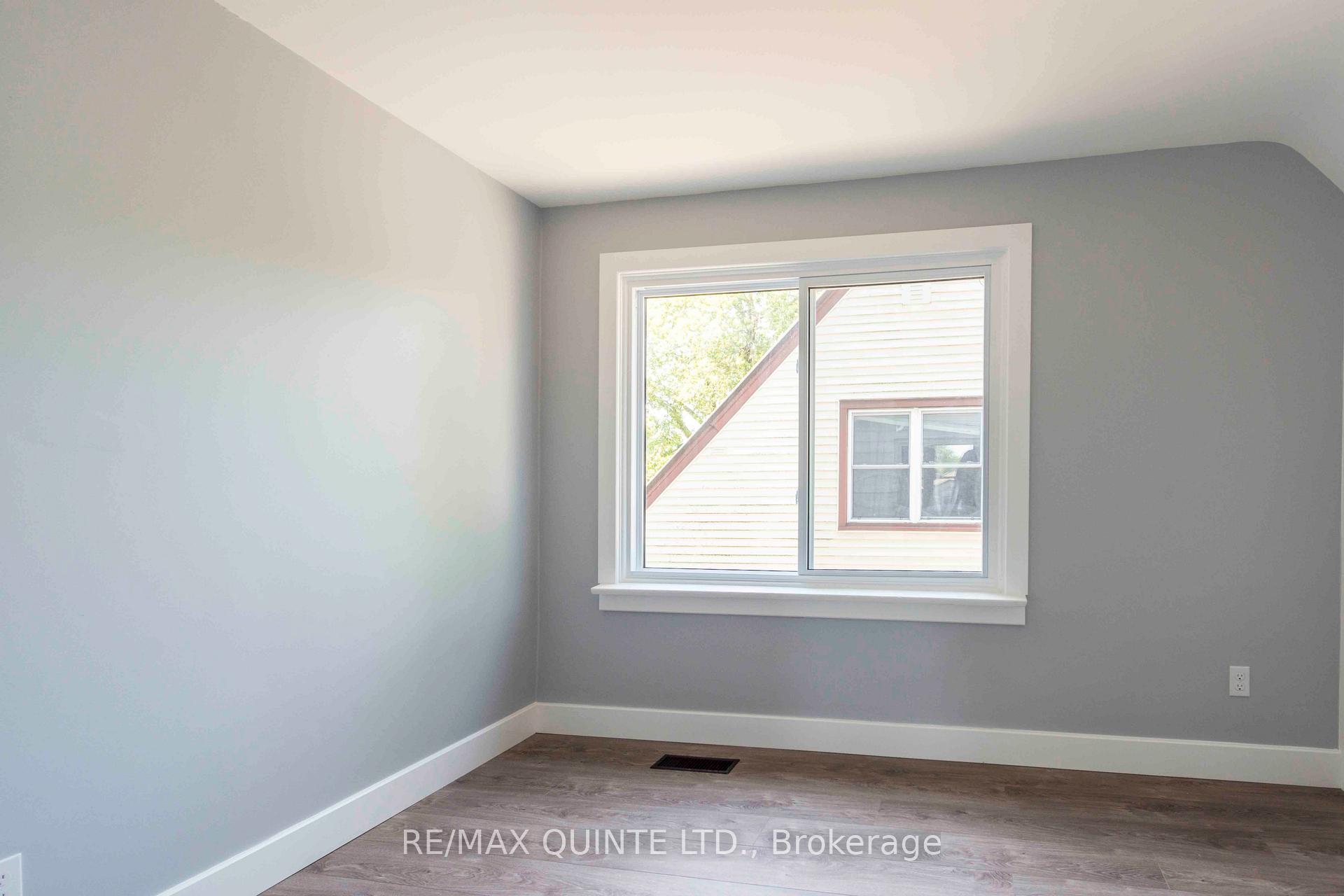 Photo 22 of 30 Southview Avenue, Belleville, Belleville Ward — HOMEH